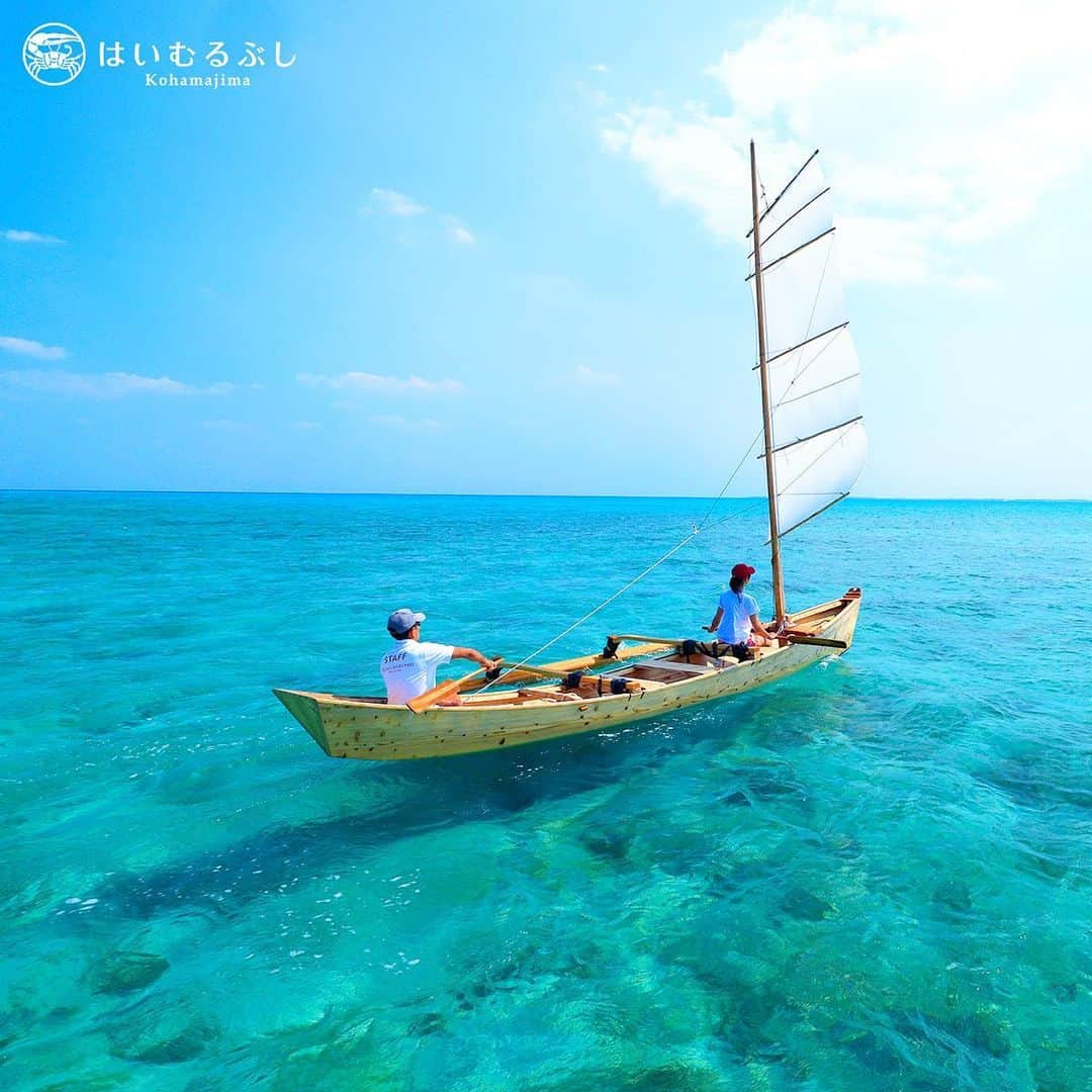 HAIMURUBUSHI はいむるぶしさんのインスタグラム写真 - (HAIMURUBUSHI はいむるぶしInstagram)「小浜島・はいむるぶしから癒しの風景をお届けします。 沖縄の伝統木船サバニ。 真っ白な帆に風を受けて滑走する姿に、古き良き沖縄の伝統文化を感じます。 #沖縄 #八重山諸島#小浜島 #サバニ #伝統 #リゾート #ホテル #はいむるぶし」7月1日 0時39分 - haimurubushi_resorts
