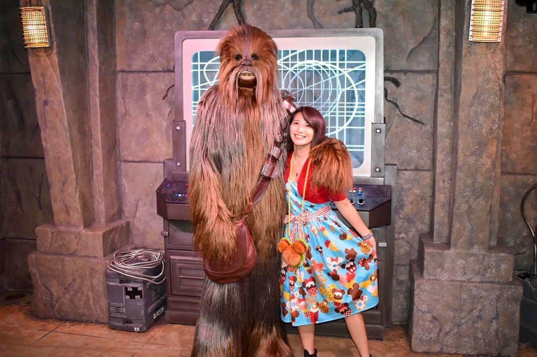矢部あやのインスタグラム：「201905 WDW 2day チューバッカ！大好き！ ・ #waltdisneyworld #WDW #WDW2019 #disneyshollywoodstudios #DHS #DHS2019 #charactergreeting」