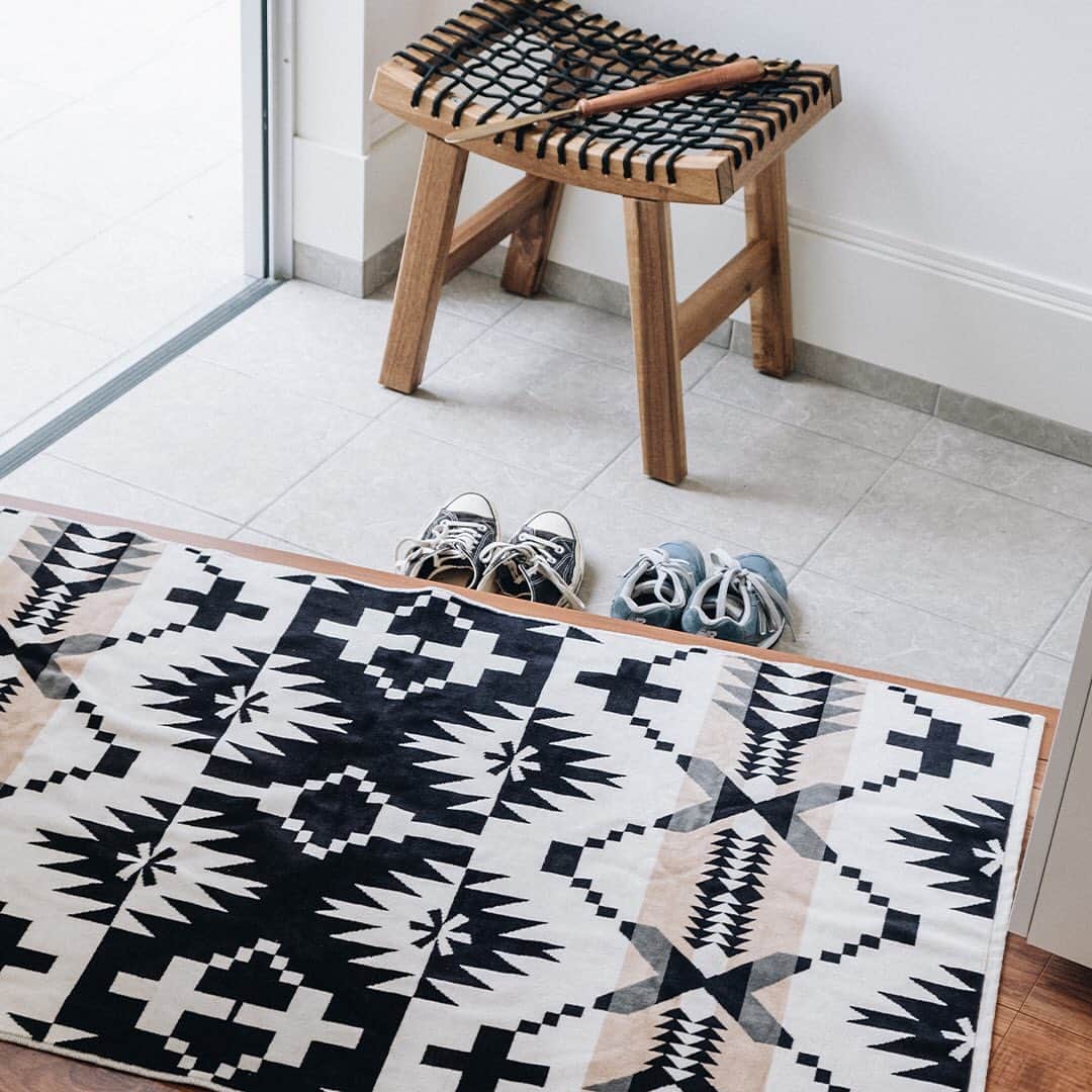 HYPEBEASTさんのインスタグラム写真 - (HYPEBEASTInstagram)「@hypebeaststyle: @snowpeakusa and @pendletonwm have teamed up to release a second limited-edition towel blanket. Combining the Pendleton’s designs with Snow Peak’s focus on outdoors style and function, this latest mid-sized release is woven from 100% cotton and comes in two softly-muted colorways, one that features Pendleton’s highly-recognizable ‘Spider Rock’ pattern while the other incorporates the Snow Peak asterisk logo.⁠⠀ The blankets will be available on July 8 via Snow Peak.⁠⠀ Photo: Snow Peak」7月1日 0時56分 - hypebeast