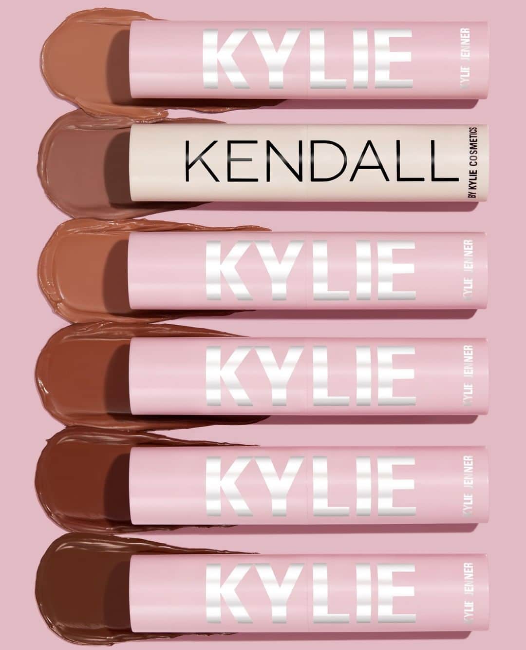 Kylie Cosmeticsさんのインスタグラム写真 - (Kylie CosmeticsInstagram)「NEW Bronzer Sticks are available now 💕 we can't get enough of these rich and creamy shades that are super blendable and buildable! shop KylieCosmetics.com now ✨」7月1日 1時02分 - kyliecosmetics