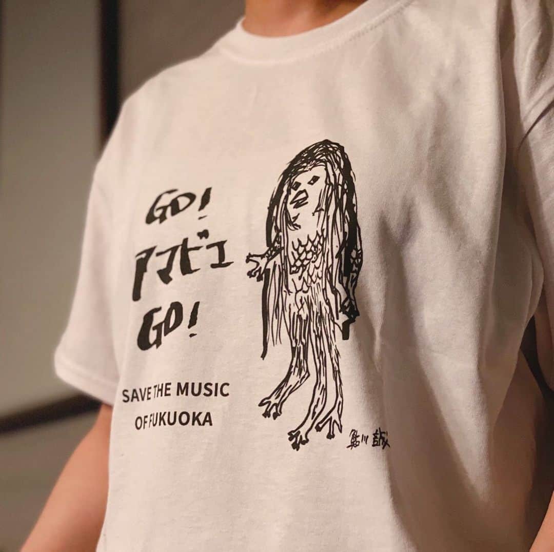 深瀬智聖のインスタグラム：「❤️🧡❤️🧡❤️  コロナどっかいけー！  #SaveTheMusicOfFukuoka #goアマビエgo  #アマビエ  #fukuoka  Tシャツのイラストは #鮎川誠 さん🥺」