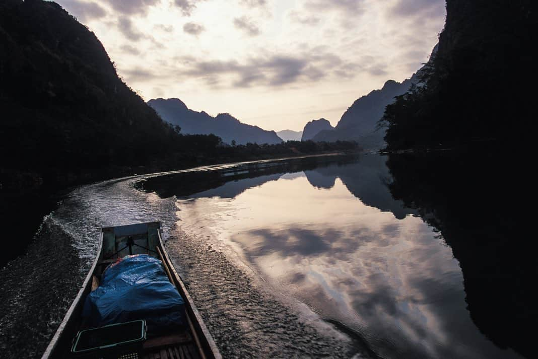 Michael Yamashitaさんのインスタグラム写真 - (Michael YamashitaInstagram)「Below China, the Lancang Jiang changes its name to the Thai/Lao - Mae Nam Khong (meaning Mother of Waters) which is contracted to Mekong. Here the river forms the border between Laos and Myanmar, passing through 160 miles of sparsely populated mostly inaccessible jungle and some of its most beautiful scenery. #mekongriver #maenamkhong #laos #myanmar   From the book “Mekong: A Journey on the Mother of Waters. A limited number of signed copies of this sold out book are available to purchase from our website michaelyamashita.com or the link in our profile.」7月1日 1時36分 - yamashitaphoto