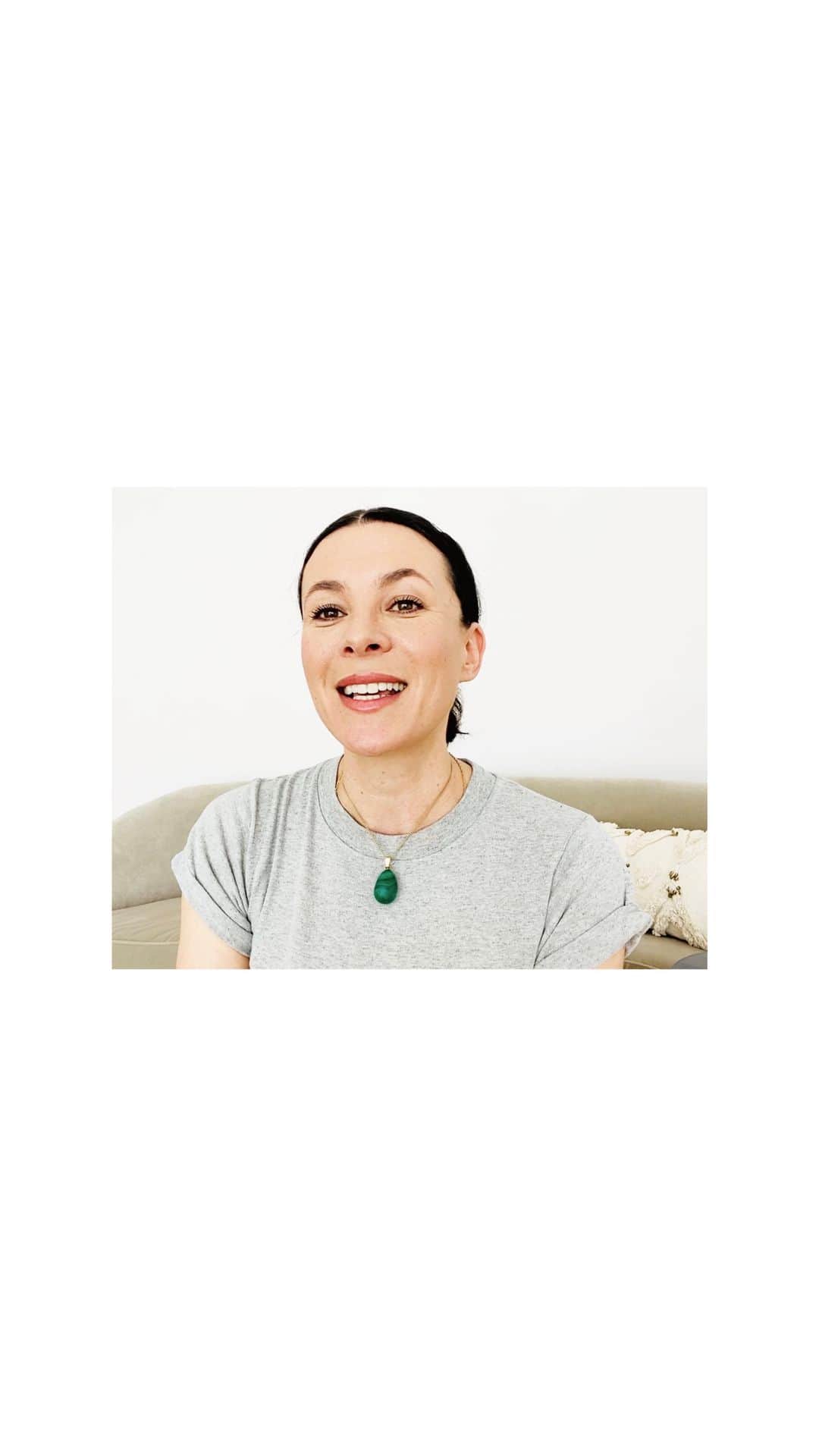 ギャランス・ドレのインスタグラム：「In this video, I answer the questions you might be asking yourself about the private community I just launched :) . For those of you who have already signed up, thank you... I am overjoyed!!! And emotional! I was so happy getting to know you and read you and chat over the weekend. By the way, don't worry if you don't see the Close Friends post yet - it will take a few days to update! . If you want to join us go to garance.world - link in bio :) . By the way I cut the video at the end because IGTV was driving me crazy 🤪 - The whole length is available on the site. More blabla! Yay! . Love xG」