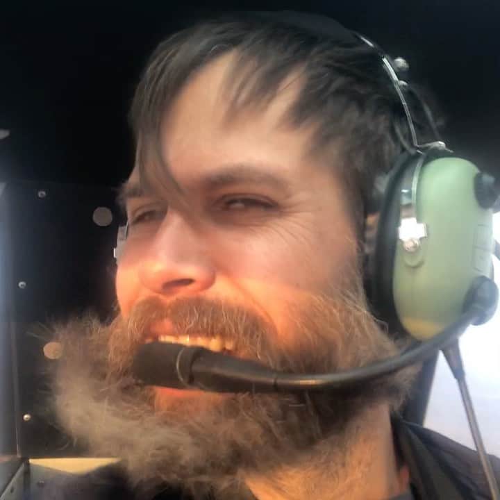 のインスタグラム：「Sound on :-) Video made on assignment for @NatGeo in partnership with @anacconservacao in the @niassanationalreserve of northern Mozambique (2019). Beard styling courtesy of pilot @keith_begg, the @niassalionproject Husky aircraft and strong winds at 10,000 feet. This is what happens when you let yourself go and don’t trim your beard for two months....」