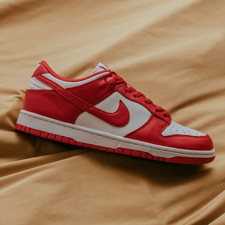 Sneaker Newsさんのインスタグラム写真 - (Sneaker NewsInstagram)「The Nike Dunk Low SP "University Red" officially releases on July 1st. To enter some last-minute raffles, and to find out where to buy them online the morning of, hit the link in our bio or swipe up in our IG Stories.」7月1日 2時00分 - sneakernews