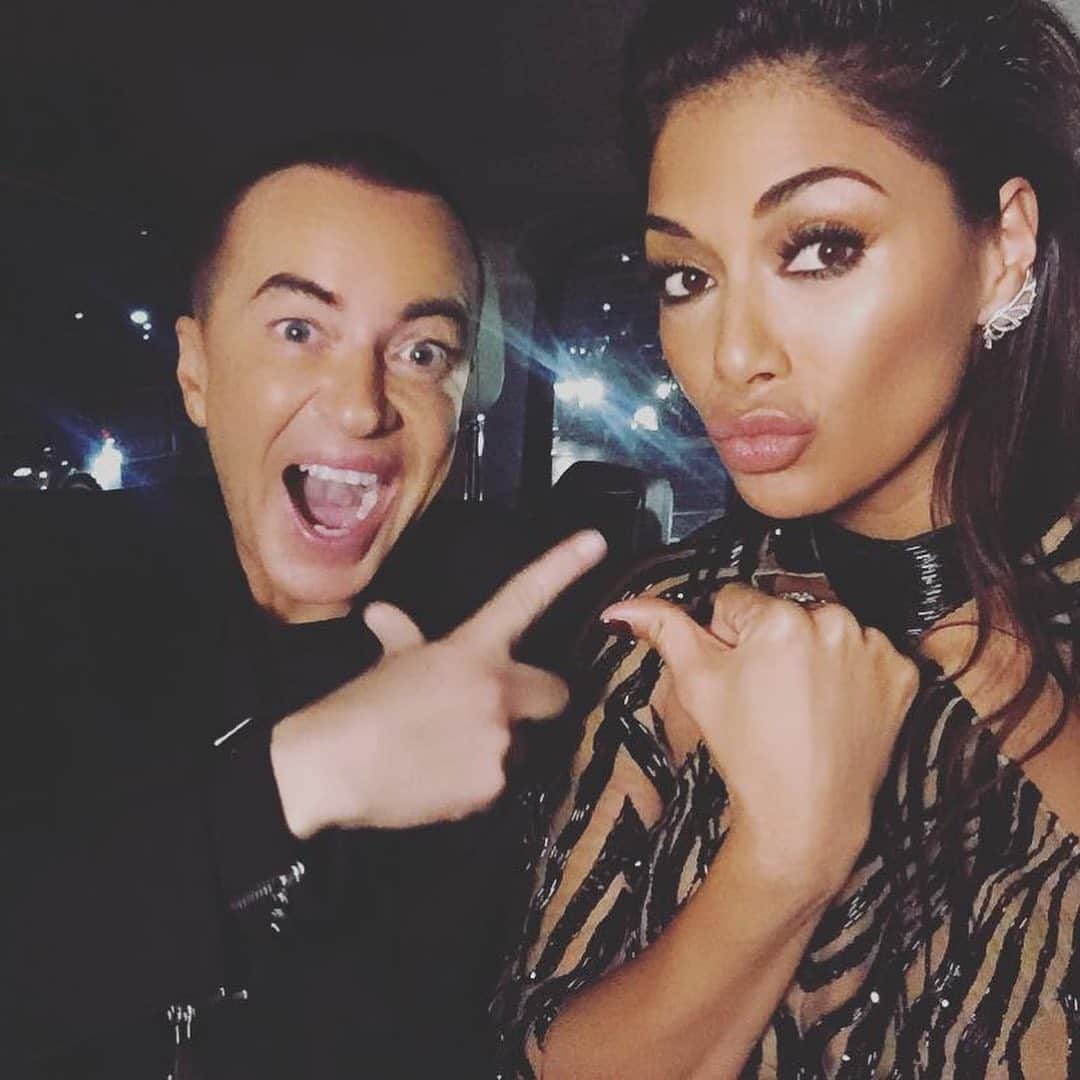 ジュリアンマクドナルドさんのインスタグラム写真 - (ジュリアンマクドナルドInstagram)「Happy birthday to my fabulous friend, the captivating, stylish and beautiful @nicolescherzinger ❤️❤️ I hope you have an amazing day with your loved ones, can’t wait to be reunited and celebrate like you deserve!  Love, Julien xx  @nicolescherzinger pictured here at the @BritishFashionCouncil's #fashionawards wearing a Bespoke #JULIENMACDONALD  jumpsuit, embellished in @swarovski crystals with cape detail.  Video Production @rankinarchive Styled by @laurysmith」7月1日 2時03分 - julienmacdonald