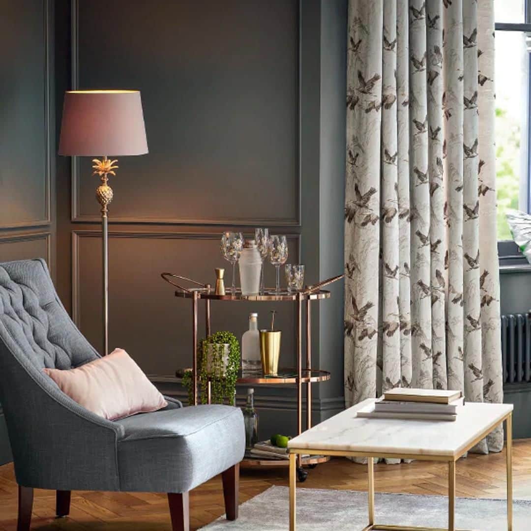 ローラアシュレイのインスタグラム：「A simple way to refresh your home without a complete makeover can be as simple as updating your curtains. Shop all ready-made curtains from Laura Ashley, now 50% off.」