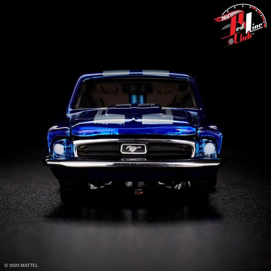 Hot Wheelsさんのインスタグラム写真 - (Hot WheelsInstagram)「Nothing like a #HotWheels 16 upgrade! 🔥 This Otto blue custom Mustang is available now, exclusively for Red Line Club members.」7月1日 2時06分 - hotwheelsofficial