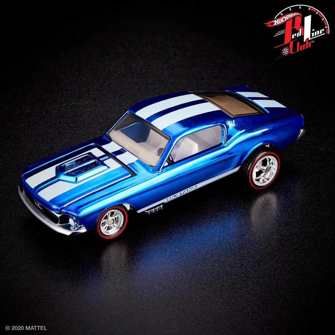 Hot Wheelsさんのインスタグラム写真 - (Hot WheelsInstagram)「Nothing like a #HotWheels 16 upgrade! 🔥 This Otto blue custom Mustang is available now, exclusively for Red Line Club members.」7月1日 2時06分 - hotwheelsofficial