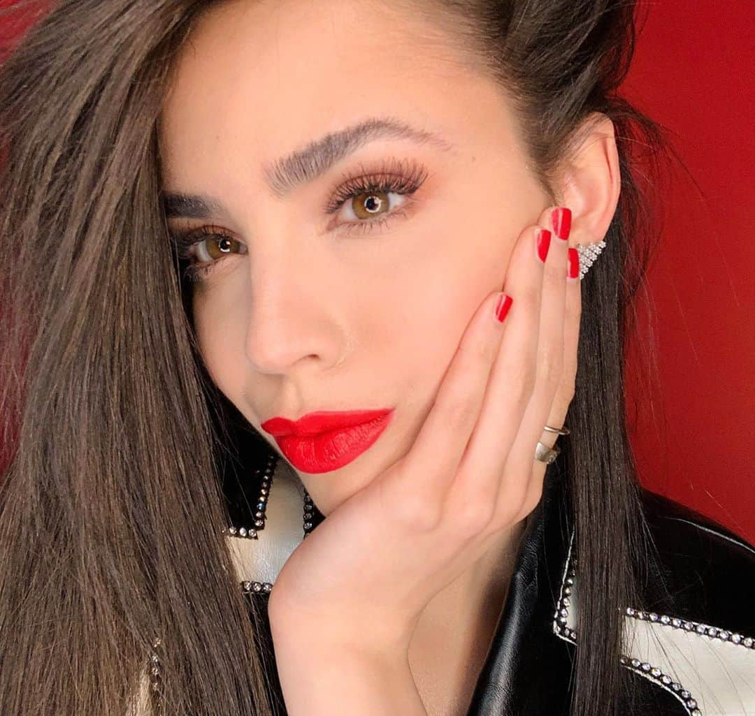 ソフィア・カーソンさんのインスタグラム写真 - (ソフィア・カーソンInstagram)「the sofia red💋obsessed. the #revlonxsofia collection is forever yours & out now on revlon.com ♥️ I love you @revlon.」7月1日 2時12分 - sofiacarson