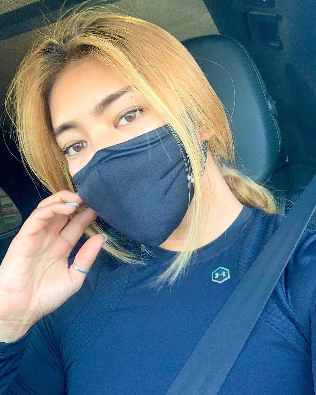 アリソン・リーのインスタグラム：「New UA sports mask made for athletes #UASPORTSMASK #ad @underarmour」