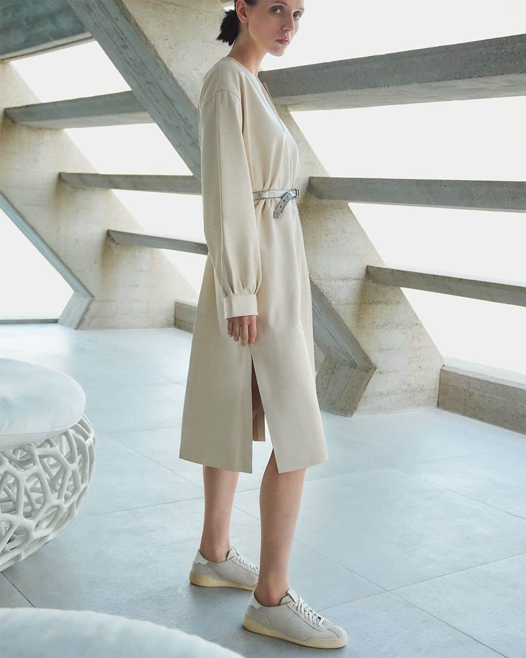サントーニのインスタグラム：「A muted palette exudes timeless elegance.  #Santoni #madeinSantoni」