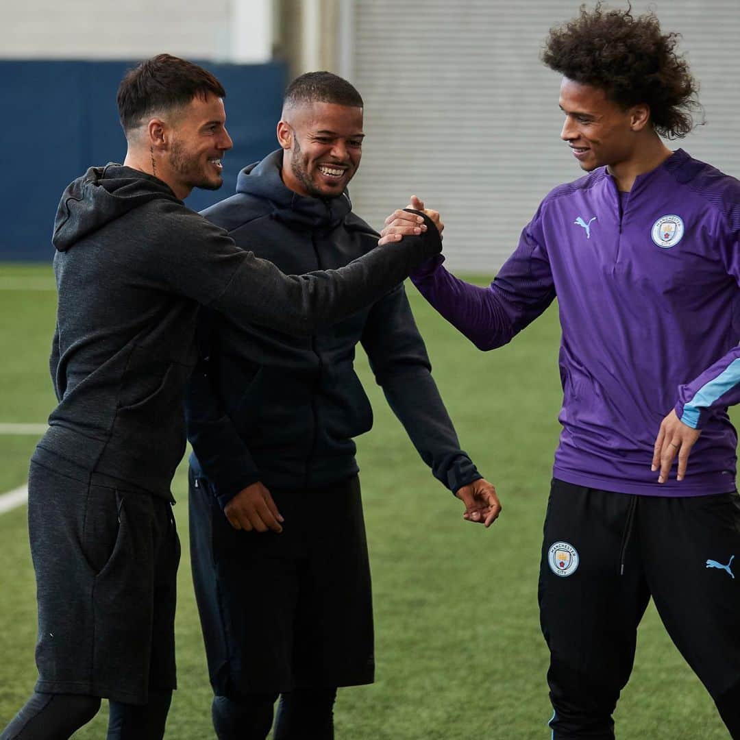 F2Freestylersのインスタグラム：「BREAKING: @leroysane19 ➡️ @fcbayern 🔴📝✅  Swipe to see Jezza’s reaction to a Sané free kick! 😱🤣」