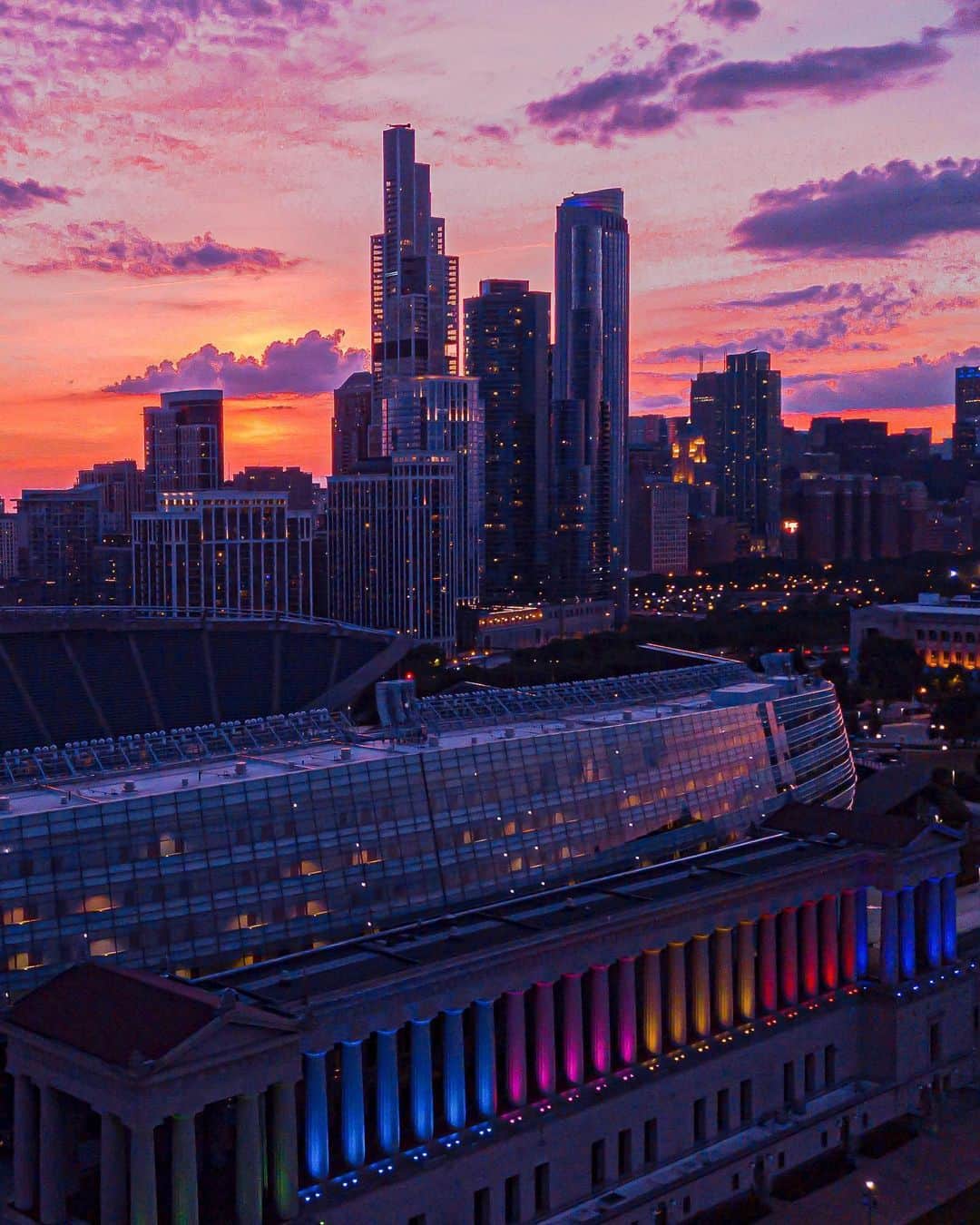 シカゴ・ファイアーさんのインスタグラム写真 - (シカゴ・ファイアーInstagram)「From Chicago, with love 🏳️‍🌈」7月1日 8時44分 - chicagofire