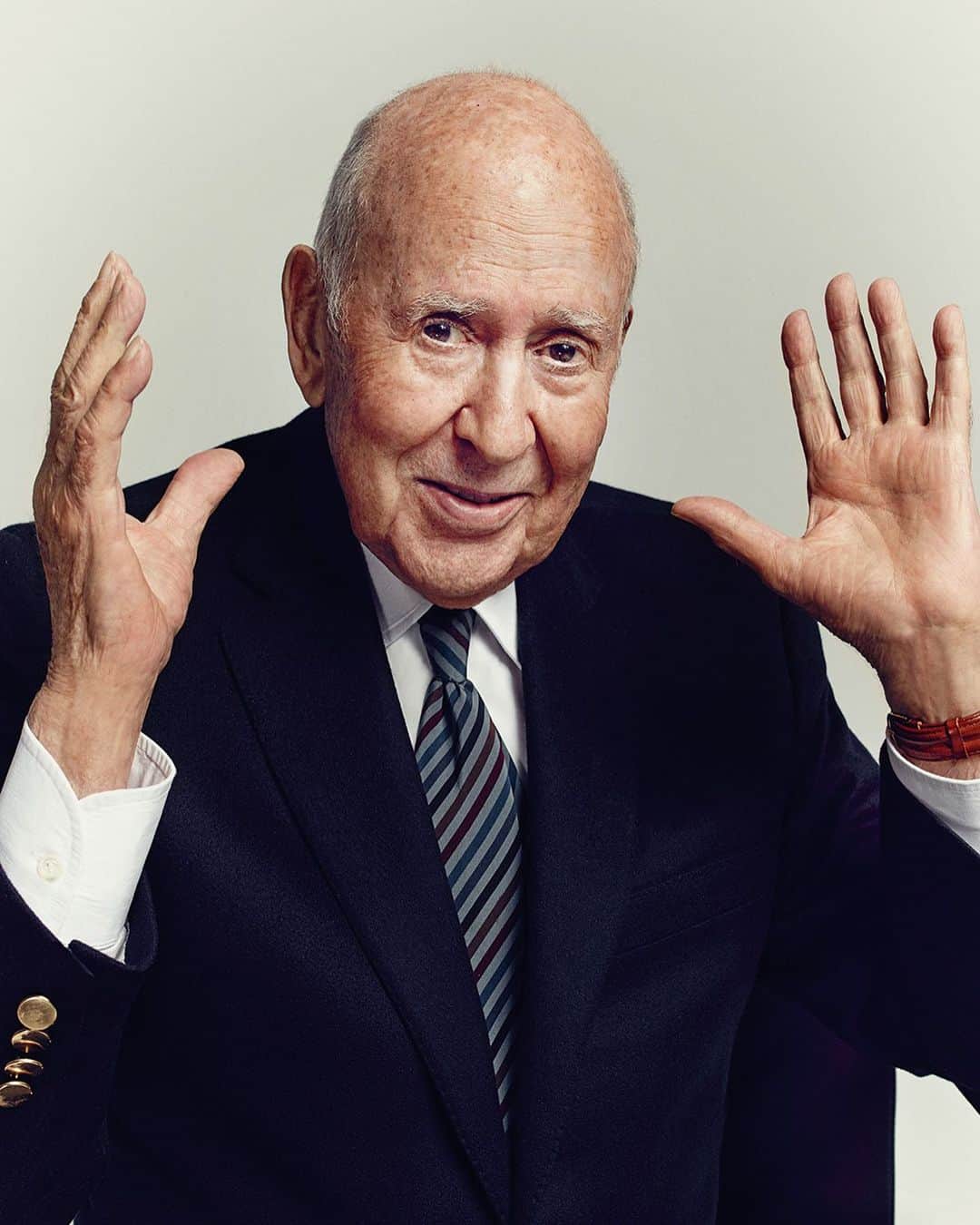 ボブ・サゲットのインスタグラム：「Carl Reiner. His genius, his wisdom, his amazing comedy and dramatic brilliance.... All will forever be cherished and missed. My heart goes out to his loving family and friends and all those he touched with his love and bravery and conviction. Rest In Peace Dear Great Sir.」