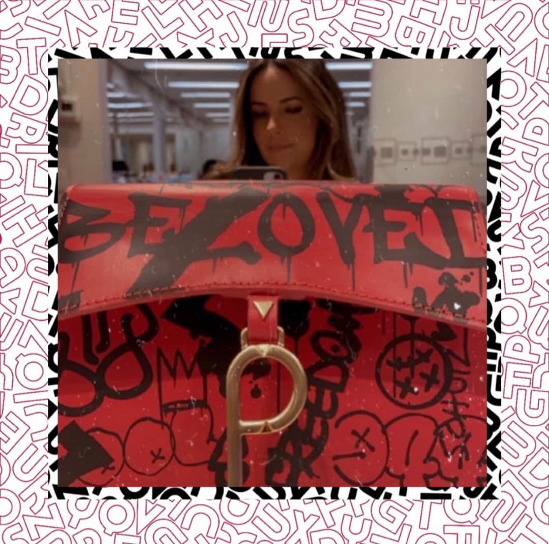 Schutzのインスタグラム：「FALL IN LOVE WITH - SCHUTZ "A TO Z" ❤️ #newin #schutzatoz」