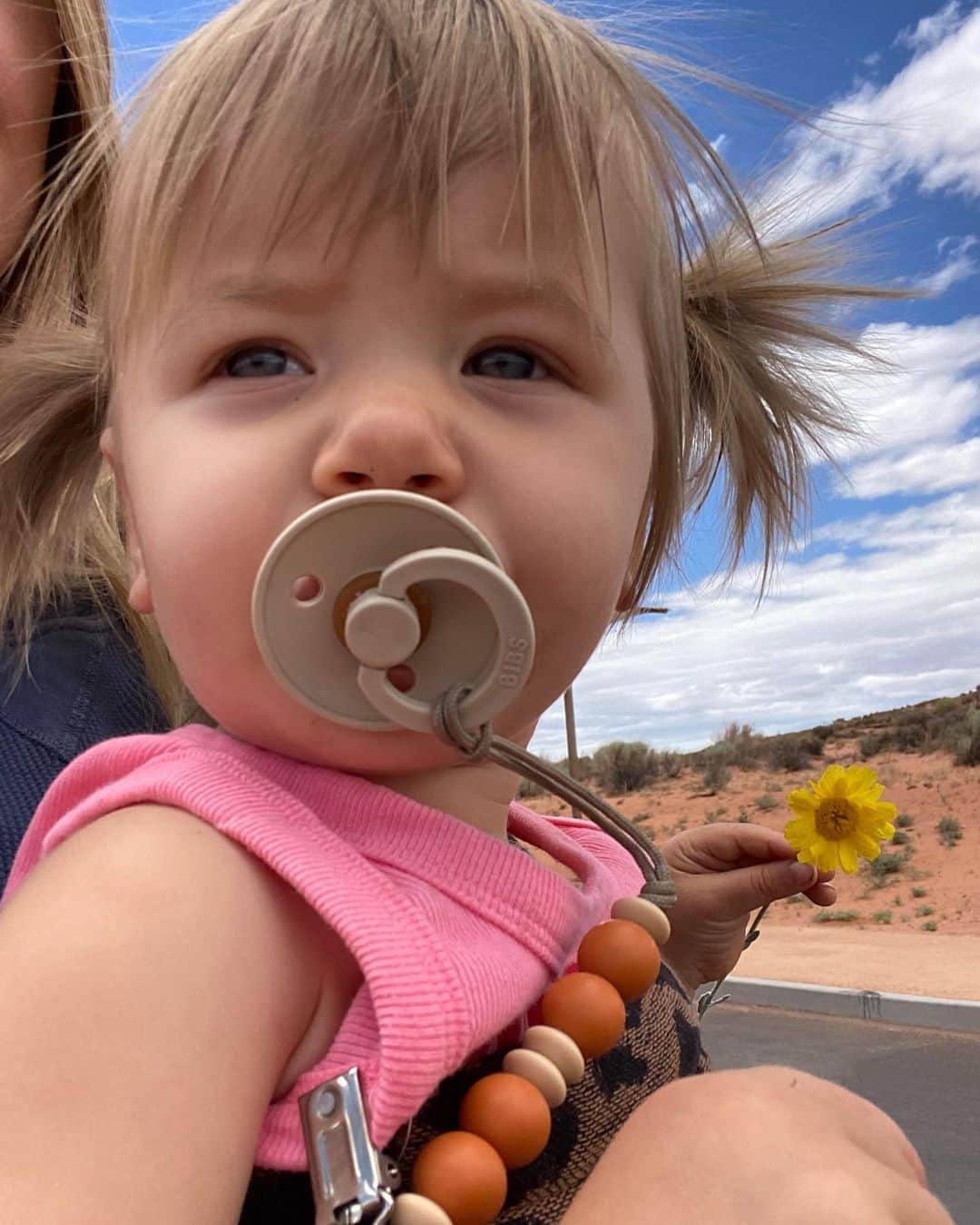 Amber Fillerup Clarkさんのインスタグラム写真 - (Amber Fillerup ClarkInstagram)「Yesterday 💕 RV life is becoming my favorite thing! This is my first time to Zion National Park .. we went through so many scary, windy roads at the tip top of mountains yesterday and I kept closing my eyes to brace for potential impact 😂 but we made it and it’s so beautiful.」7月1日 4時08分 - amberfillerup