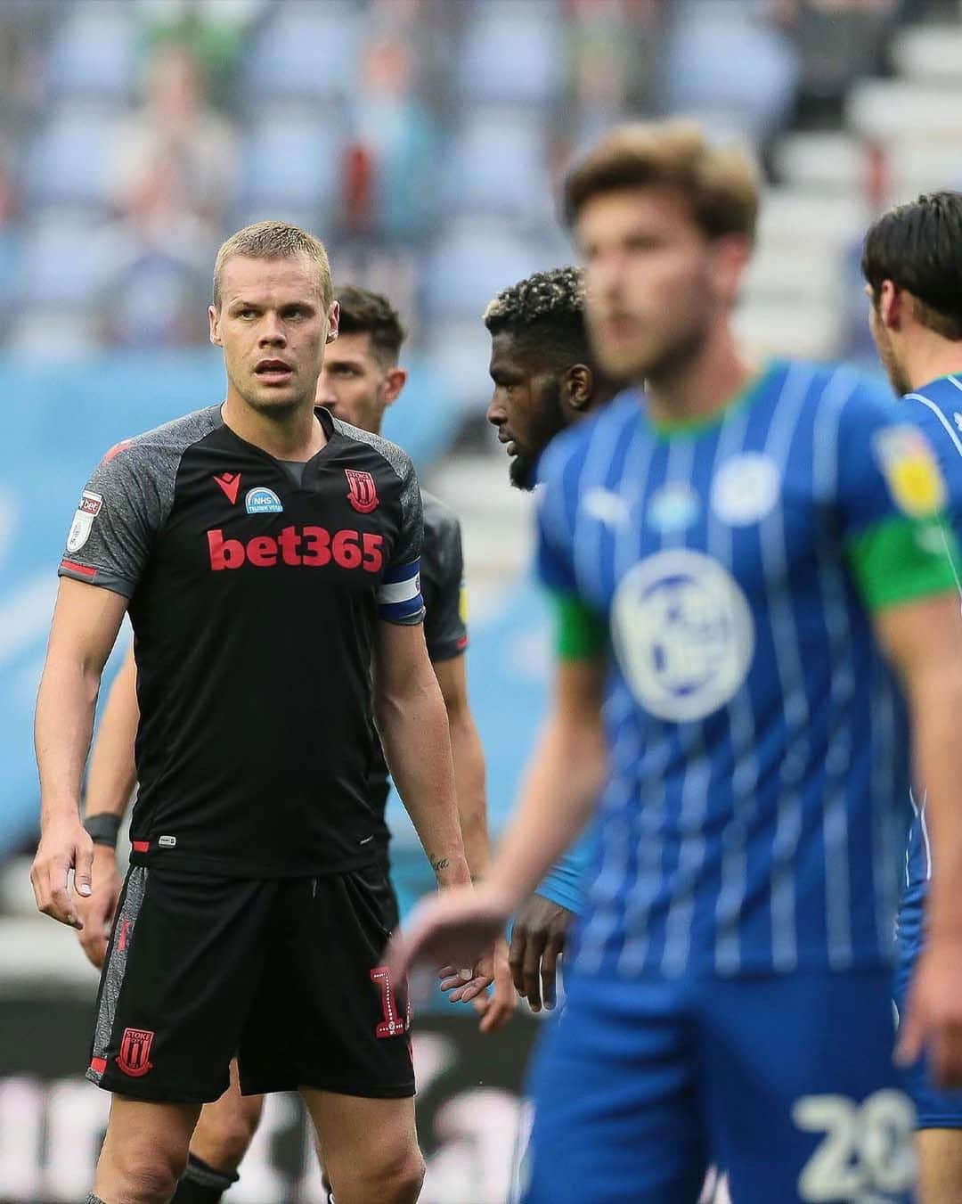 ストーク・シティFCさんのインスタグラム写真 - (ストーク・シティFCInstagram)「City are second best in the early stages at the DW Stadium. The visitors lead 1-0.  #SCFC 🔴⚪️」7月1日 4時28分 - stokecity