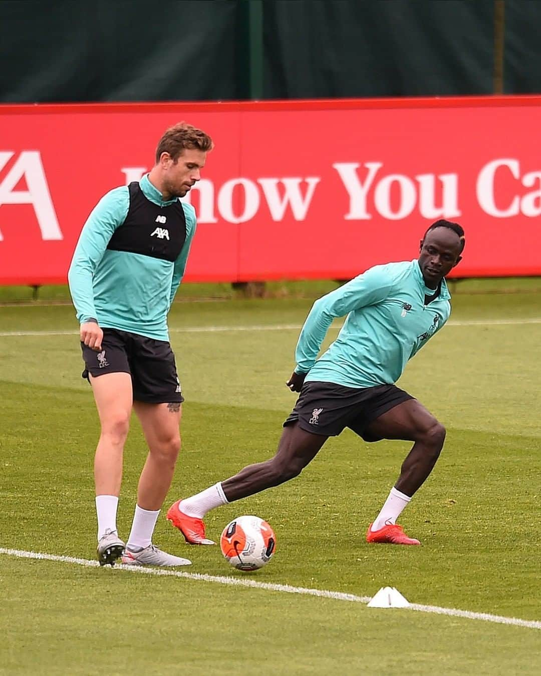 リヴァプールFCさんのインスタグラム写真 - (リヴァプールFCInstagram)「Preparing for Thursday 👊🔴 #LFC #LiverpoolFC #Training」7月1日 5時00分 - liverpoolfc