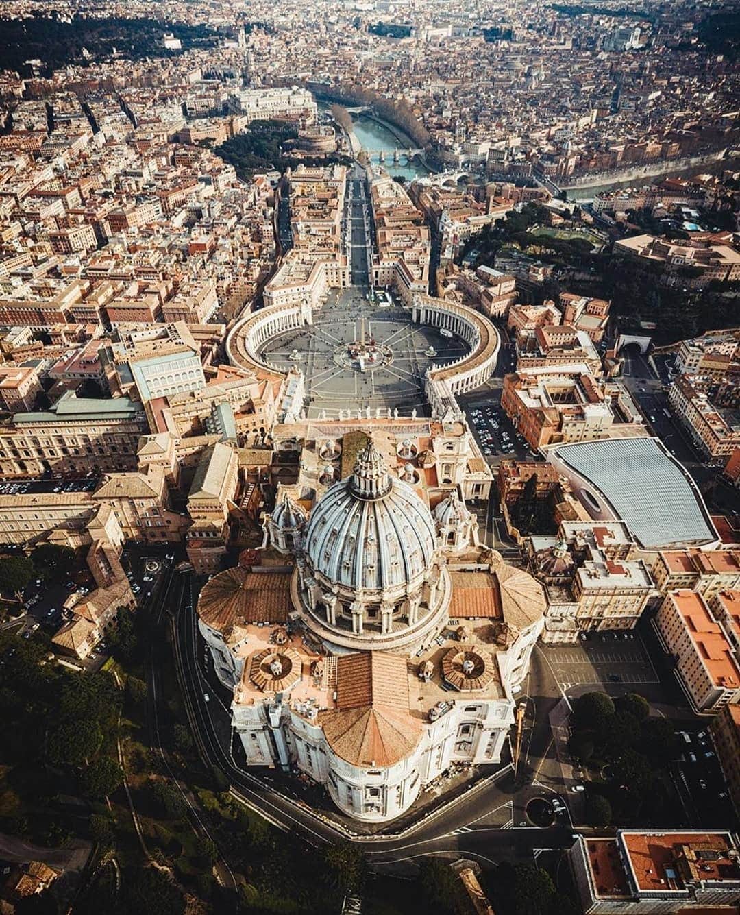 Instagramersさんのインスタグラム写真 - (InstagramersInstagram)「Great upper view from Rome by @asteryx @igersroma 😍🙌📷🚁❤️ #igersroma #weareigersit #igersitalia #igers」7月1日 5時24分 - igers