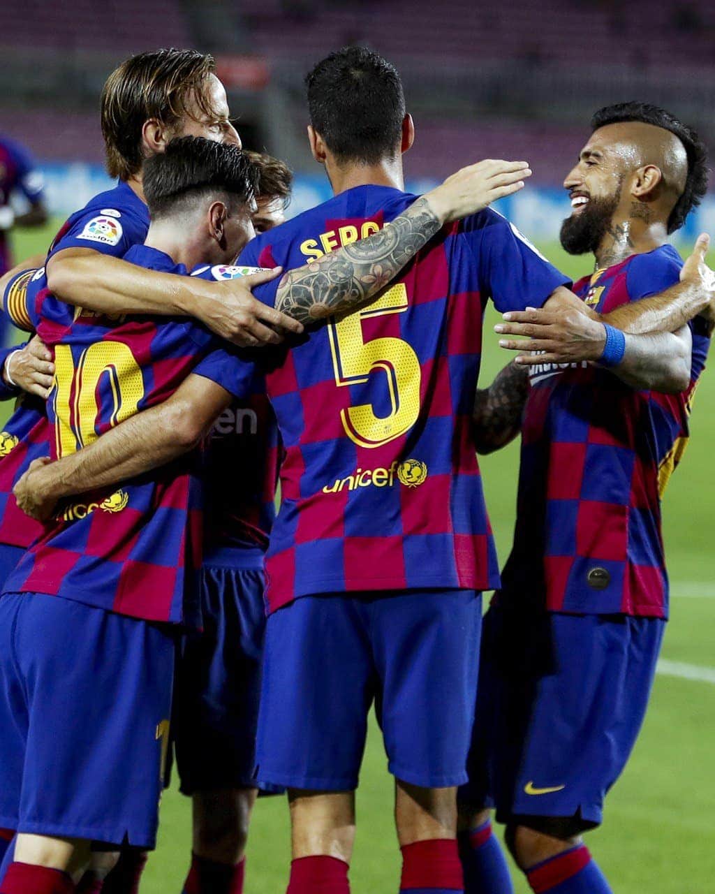 FCバルセロナさんのインスタグラム写真 - (FCバルセロナInstagram)「1-1 at half-time.  LET'S GO 💙♥️」7月1日 5時55分 - fcbarcelona