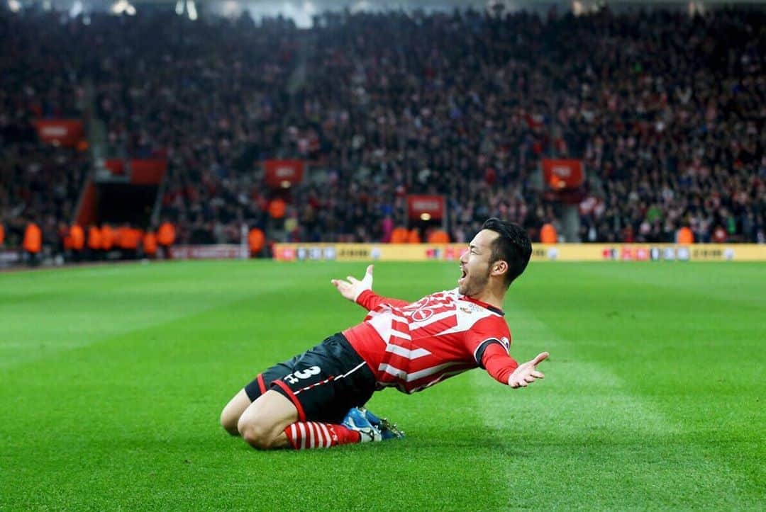 吉田麻也さんのインスタグラム写真 - (吉田麻也Instagram)「Officially my contract with @southamptonfc end today. I gave my all for last 8 years but I’ve got much more from you all. I can’t describe how I appreciated them. However one thing I have regretted that I couldn’t make proper goodbye to my teammates, staff, friends and the fans. Well... this is a part of football. Don’t forget always “We march on”! Hopefully one day we will meet again. Thank you saints🔴⚪️ #saints」7月1日 5時56分 - mayayoshida22