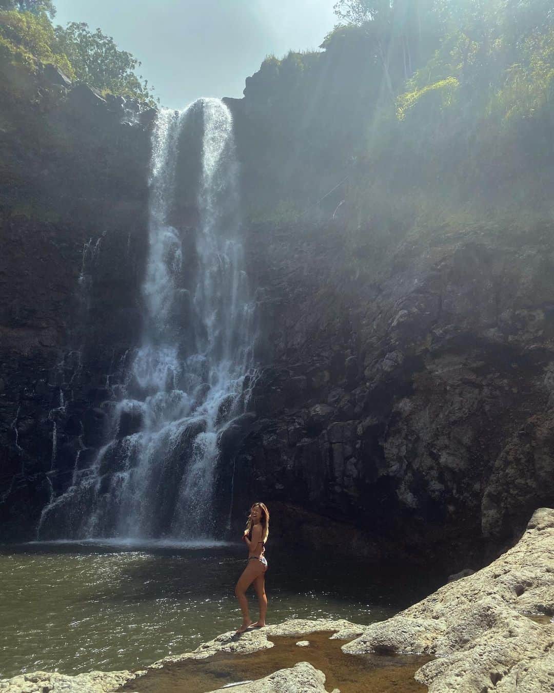 エビアン・クーのインスタグラム：「Water falling 🏔」