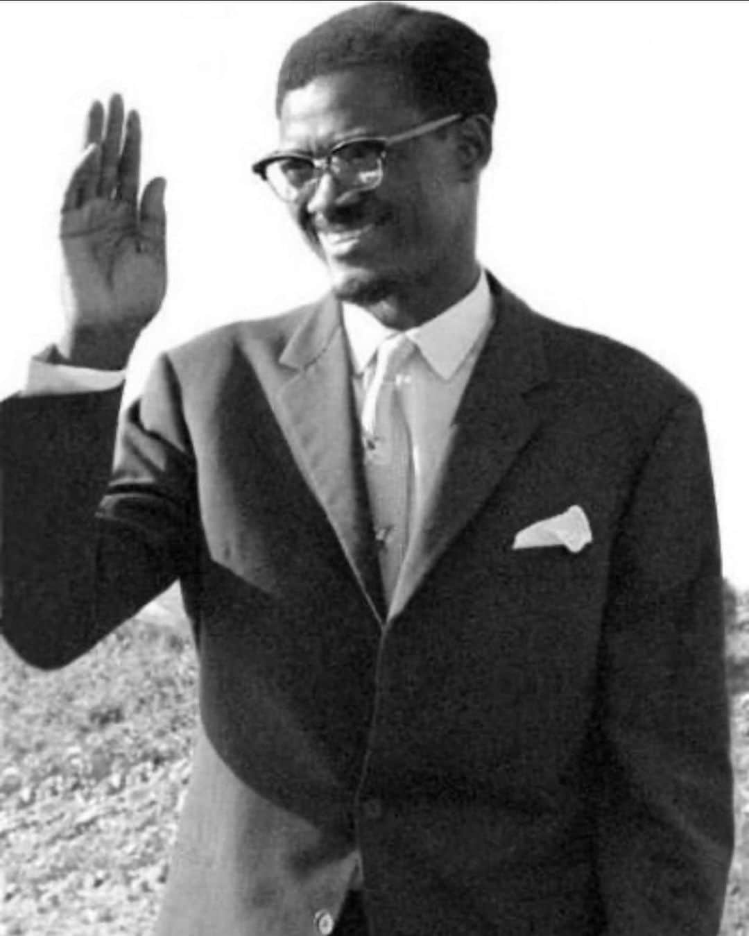 ルオル・デンさんのインスタグラム写真 - (ルオル・デンInstagram)「“Without dignity there is no liberty, without justice there is no dignity, and without independence there are no free men”. Patrice Emery Lumumba letter to his wife, Letter from Thysville Prison, Congo.  Love to all my brothers and sisters from 🇨🇩❤️✊🏿 #DRCONGO #LUMUMBA」7月1日 6時55分 - luoldeng9