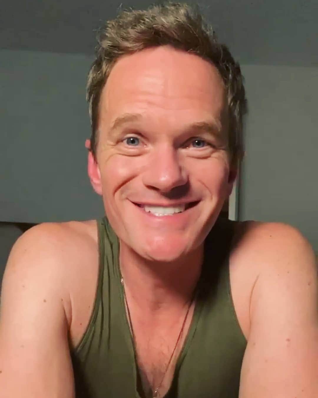 ニール・パトリック・ハリスのインスタグラム：「😁💙 #neilpatrickharris #nph #tagsforlikes #actor #lovehim #handsome #myedit #awesome #legendary @nph 😘」