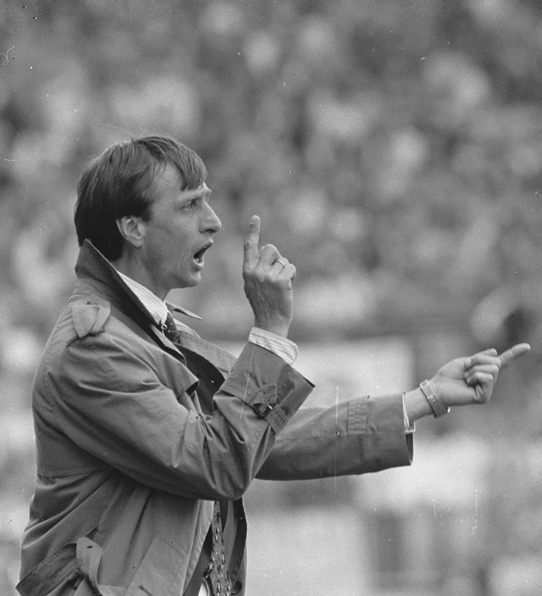 ヨハン・クライフのインスタグラム：「📝 OTD in 1985, Johan became the @AFCAjax manager. ❌❌❌」