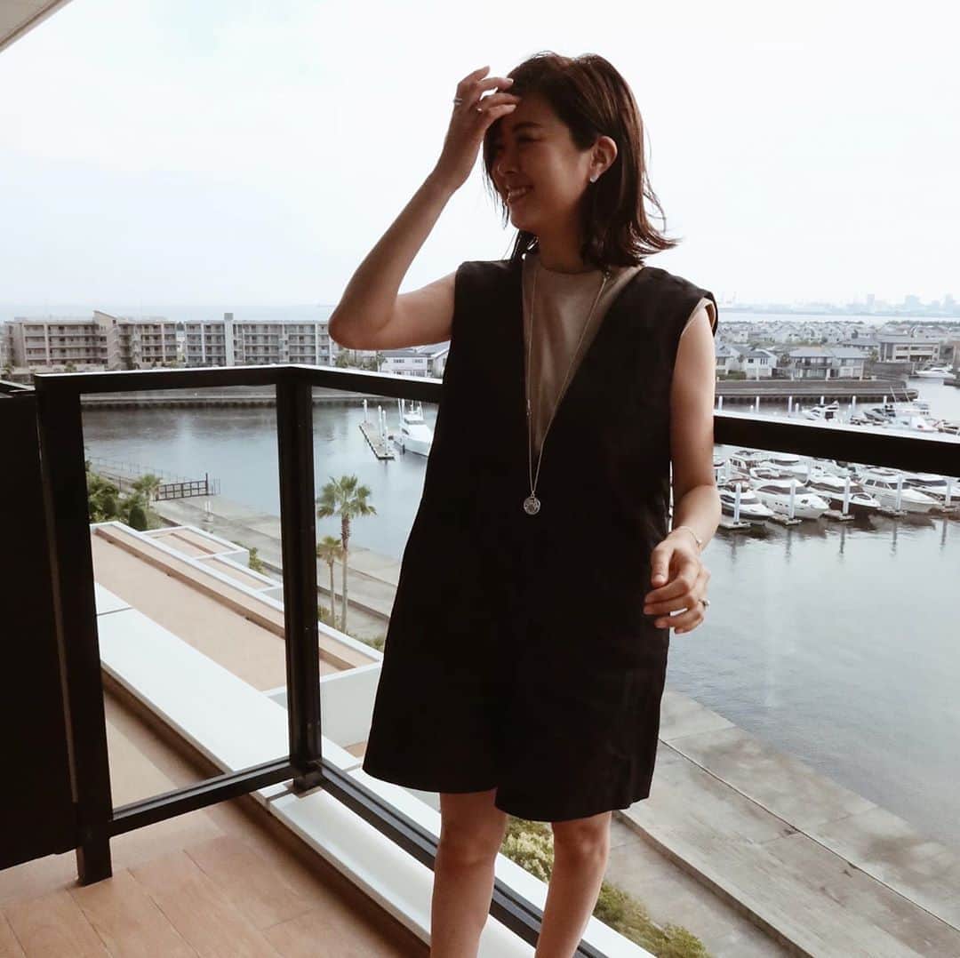 のインスタグラム：「. back tuck rompers ついに明日からpreorder始まります！ . . 速乾性もあり デイリー使いにも 夏の遊びにも最適なロンパース ※swimwear水着では無いです。 . . Mサイズ着用しています . #MACHATT #ootd #urako_travel✈️」