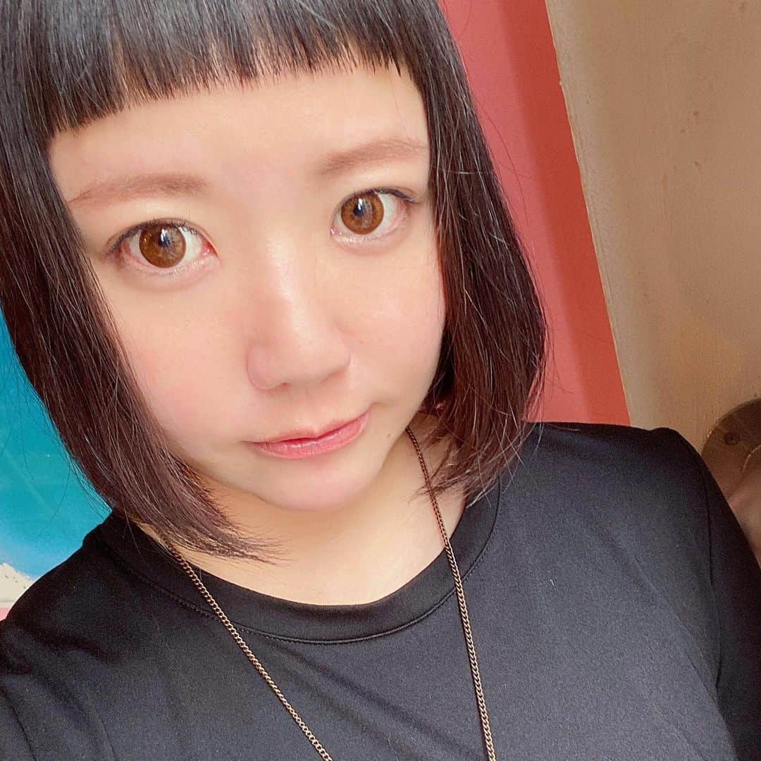 小鳥遊しほのインスタグラム：「‪ひさしぶりに前髪が最短みたいな感じになったん。‬なんだかんだ短いのおちつくぅ。」