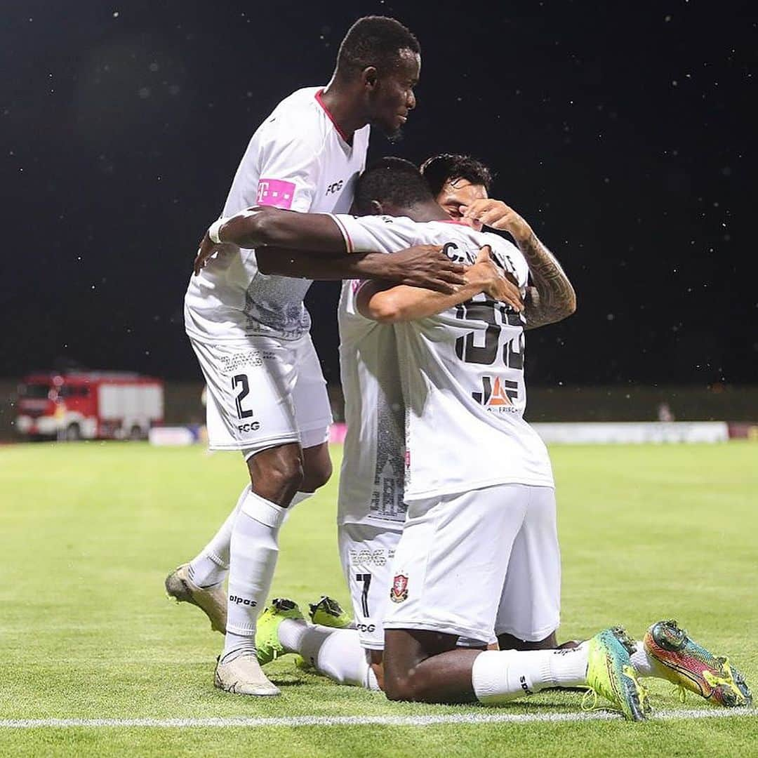 イロアン・ハマドさんのインスタグラム写真 - (イロアン・ハマドInstagram)「Another great win yesterday! Thx @cherif_ndiaye99 for the great assist 😌💯」7月1日 16時52分 - jiloan