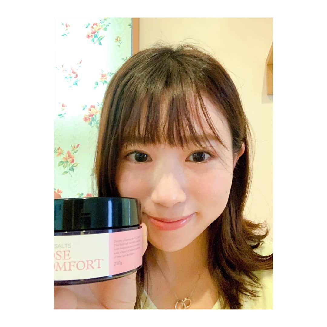 のインスタグラム：「* リラックスグッズのバスソルト✨ 湿気の多い時期は 湯船に少し長めに浸かって 発汗することが良いみたいです☺️ 養生。養生。 .」