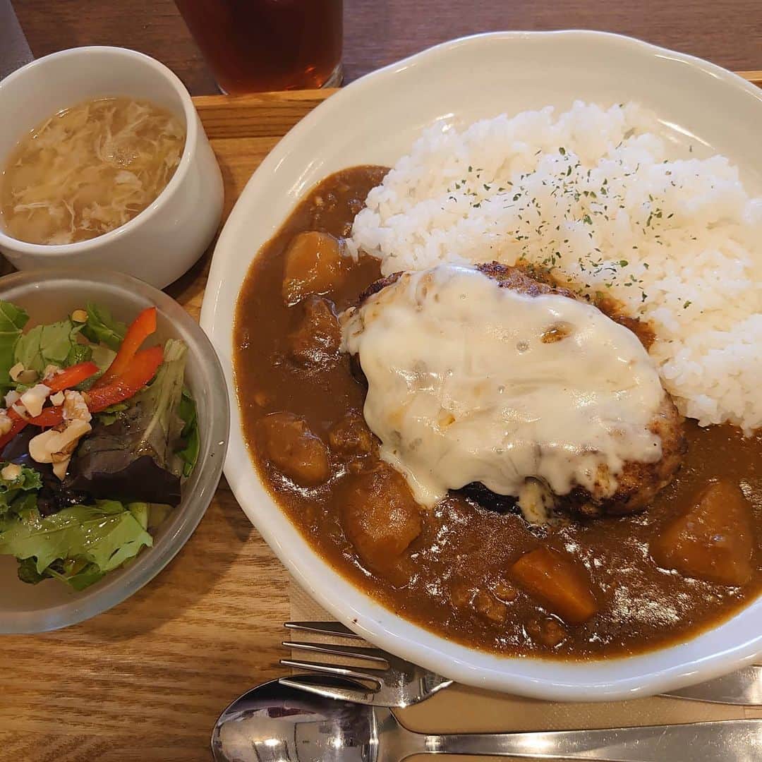吉岡奈々子さんのインスタグラム写真 - (吉岡奈々子Instagram)「いつかの・・・ #カフェごはん #cafe#lunch#チーズハンバーグカレー #cafelunch」7月1日 17時12分 - nanakoyoshioka