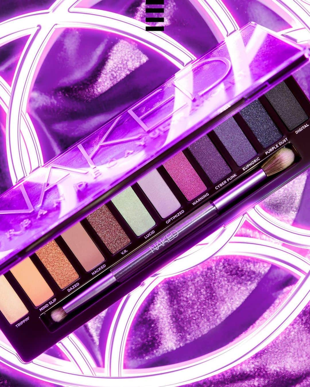 セフォラさんのインスタグラム写真 - (セフォラInstagram)「Votre petit cœur de makeup addict a t-il déjà succombé à la palette Naked Ultraviolet de @urbandecayfrance ? 💜 12 fards effets satinés, métalliques, brillants ou mats désormais disponible en magasin ✨ . Uniquement chez SEPHORA. #SephoraFrance #OnlyAtSephora #UrbanDecayFrance」7月1日 17時14分 - sephorafrance