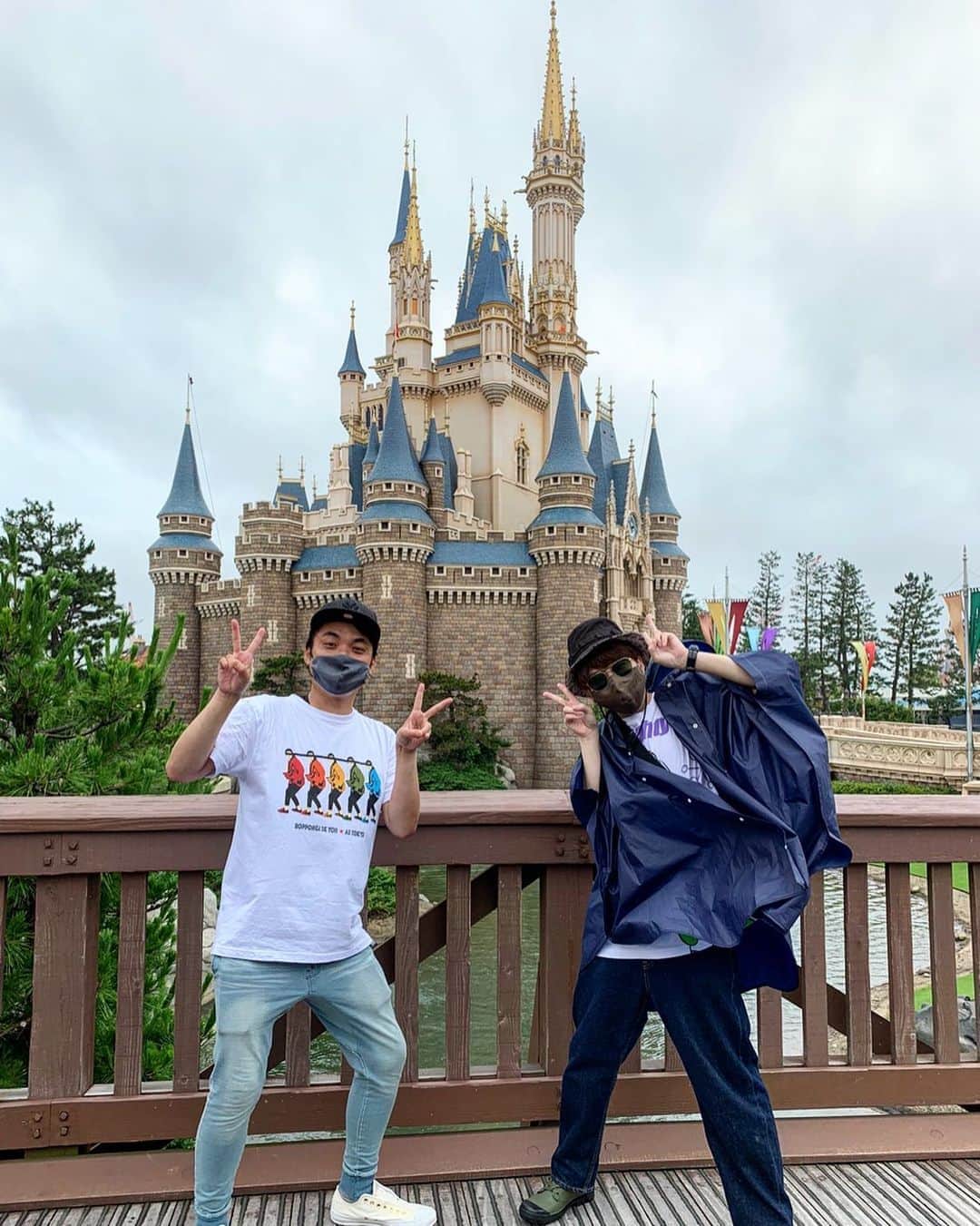 青木泰寛のインスタグラム：「ディズニー復活 みんな笑顔 いい空間だったなぁ  乗りもの ほぼ5分待ち こっちの方がいいよー！  #tokyodisneyland #tokyodisneyresort #東京ディズニーランド」