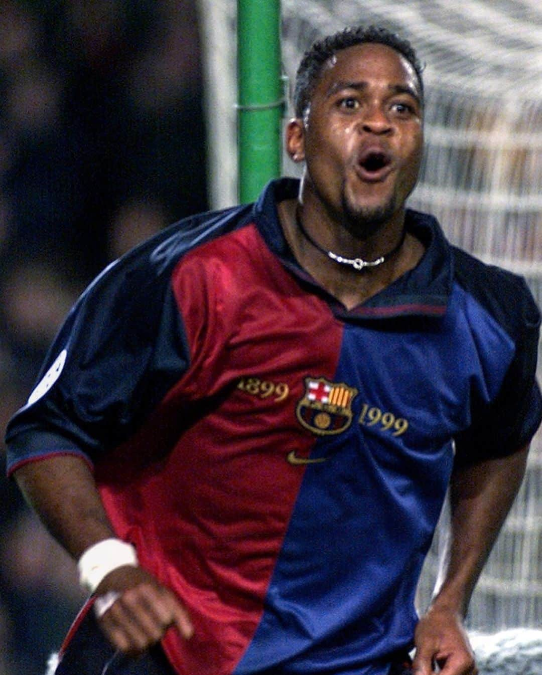 LFPさんのインスタグラム写真 - (LFPInstagram)「When he played football he had only one aim: to score a goal. Happy birthday, @patrickkluivert9! 🎉 • Cuando cogía el balón solo tenía una meta: MARCAR GOL. ¡Felicidades, #Kluivert! 🎉 • #LaLiga #LaLigaSantander #Barça #Valencia #Football #HBD #LaLigaAmbassadors」7月1日 17時29分 - laliga