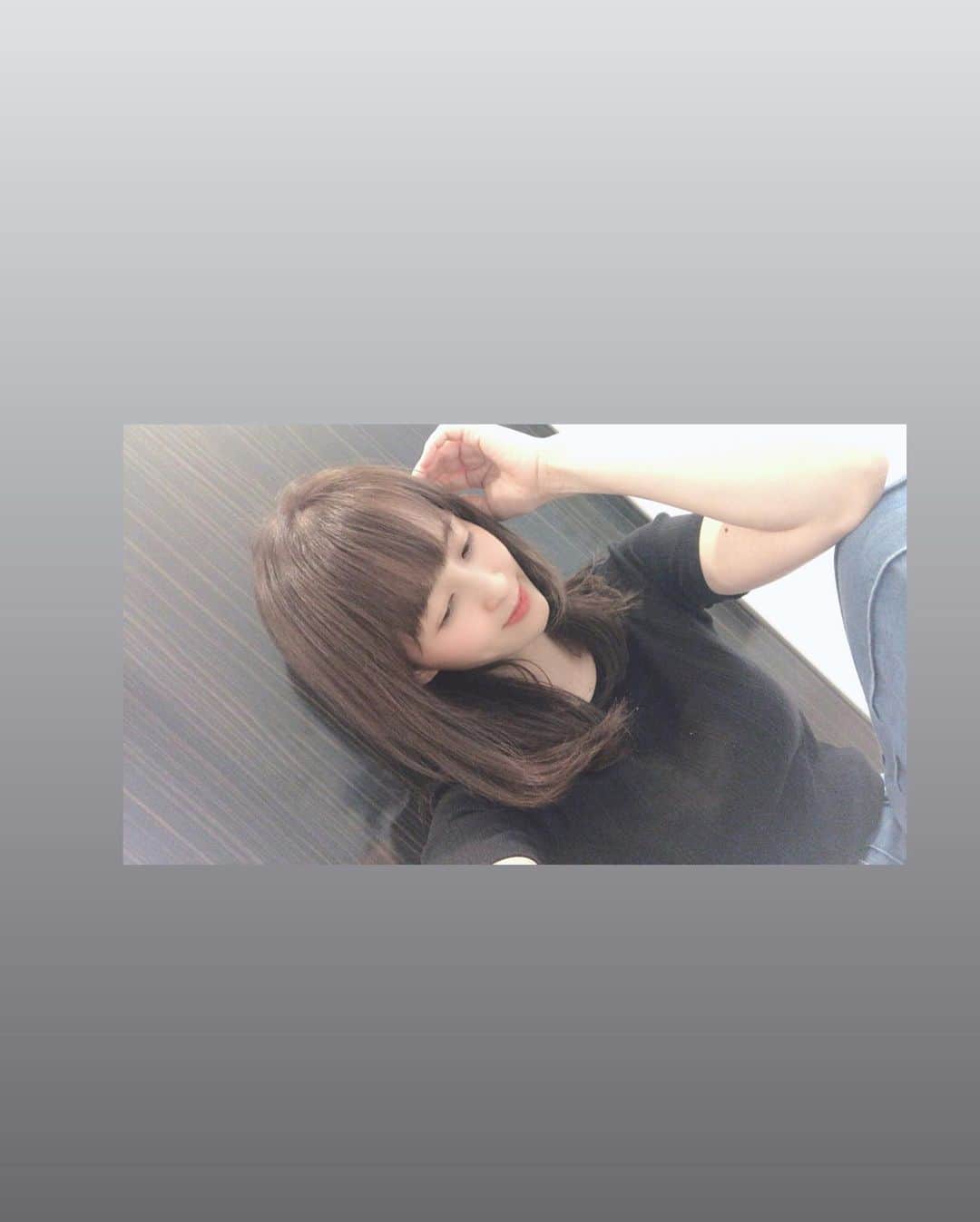 田中理恵さんのインスタグラム写真 - (田中理恵Instagram)「@hodaka  カラーしましたー！！ いつも、真っ黒じゃなく明るすぎでもない色で。と、お願いします🤣‼︎  何色なんだろうね🤍🤍 毎回、素敵な色で髪の毛が生きかえります。 感謝☺️」7月1日 17時35分 - riiiiiie611