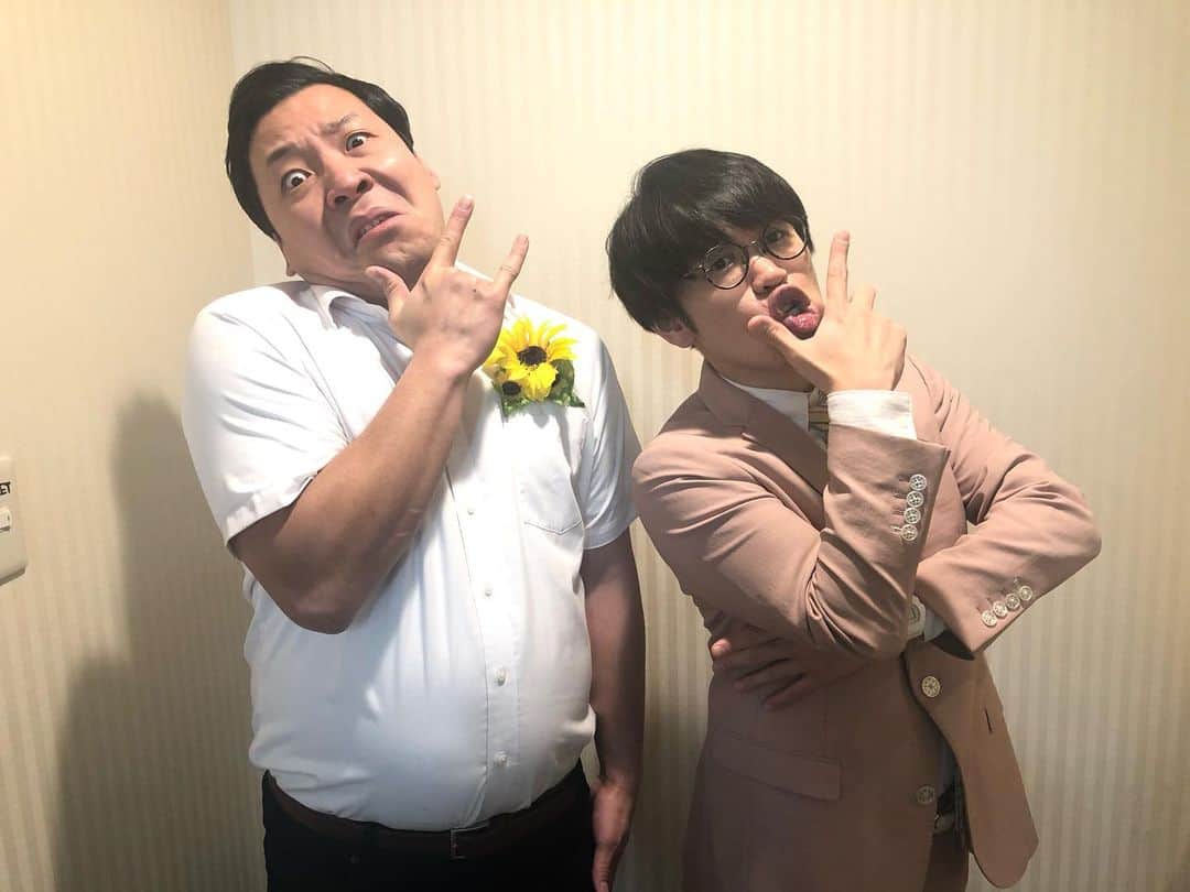 きむちゃんのインスタグラム：「朗報という言葉がこの世にあれば これはまさしく朗報です！ 4月にやる予定だった単独ライブが 7月22日に開催される事になりました！ ルミネtheよしもとにて19時15分から！絶対来てくださいね！  え？来てくれますよね？？？  #インディアンス #ルミネtheよしもと  #単独7月22日19時15分から #席数はその時の状況によって #変動するので #まだ分かりません #分かり次第お伝えします #発売を少々だけお待ち下さい！」