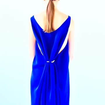 のインスタグラム：「JEANPAULKNOTT#belgiumdesign #minimaldesign #yveskleinblue #cobaltblue #silkdress」