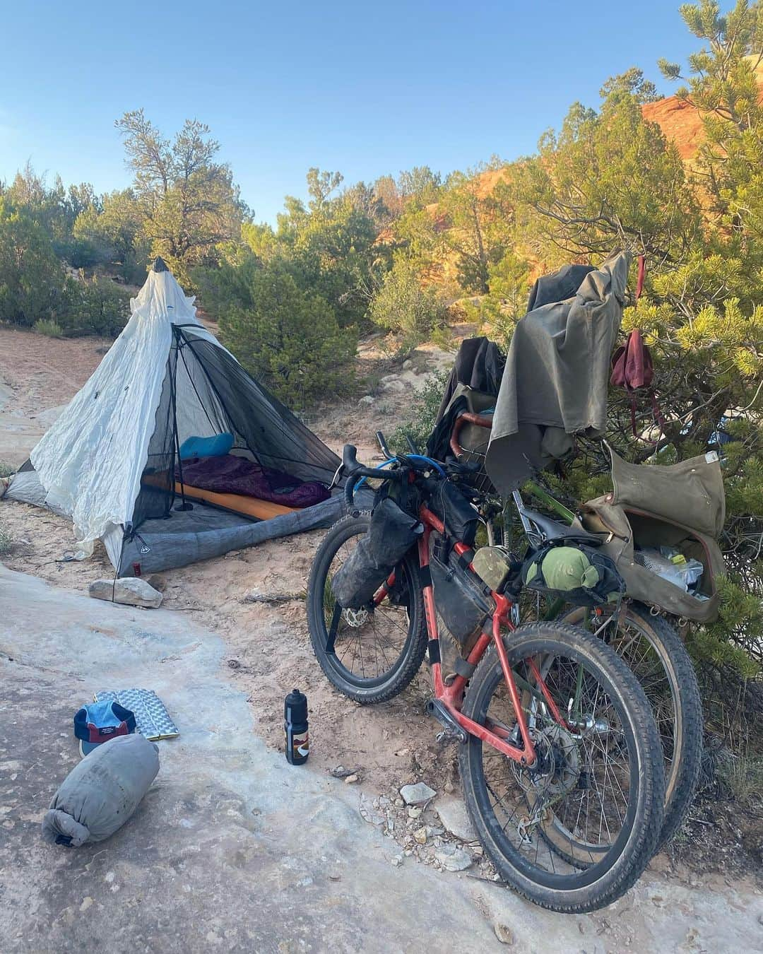 クリス・バーカードさんのインスタグラム写真 - (クリス・バーカードInstagram)「In many ways, the way we travel will forever be different. These last few weeks I have found myself attempting to be more self sufficient while on the road, carrying my own food, gas & as many supplies as I can so I don't impact small towns on the way to & from my destination. During my recent bikepacking trip to Utah we attempted to be as self-sufficient as possible while experiencing a remote part of nature that you can often only experience by foot or bike. I can’t think of a better time to research a little more and attempt to explore the more off the beaten path, less trodden places than now. Utah has always been a place that inspired solace & many early adventures since I lived there during a season when I first started shooting.  If you find yourself ready to go out and explore Utah when the time is right, I suggest researching less crowded places to visit safely & responsibly. Whether your adventures takes you to remote trails or towns there is always somewhere to explore, bring the right PPE equipment and don't forget to have fun!  * there is currently an active fire ban throughout Utah. This was shot in fire safe locations prior to burn. Please research these no-fire bans before traveling . @visitutah #utahfromhome」7月1日 8時46分 - chrisburkard