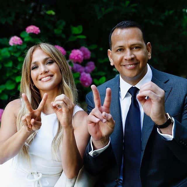 People Magazineさんのインスタグラム写真 - (People MagazineInstagram)「Jennifer Lopez and Alex Rodriguez are celebrating the Class of 2020! 🎓🎉 The Bronx and Washington Heights natives gave a keynote speech in a citywide graduation celebration for New York City, commending the graduates for fighting for justice while persevering through the challenges posed by the COVID-19 pandemic. "We need to speak up and speak love, every chance we get," the actress said. ❤️✊ Tap the link in bio for more.  #Regram @jlo」7月1日 8時48分 - people