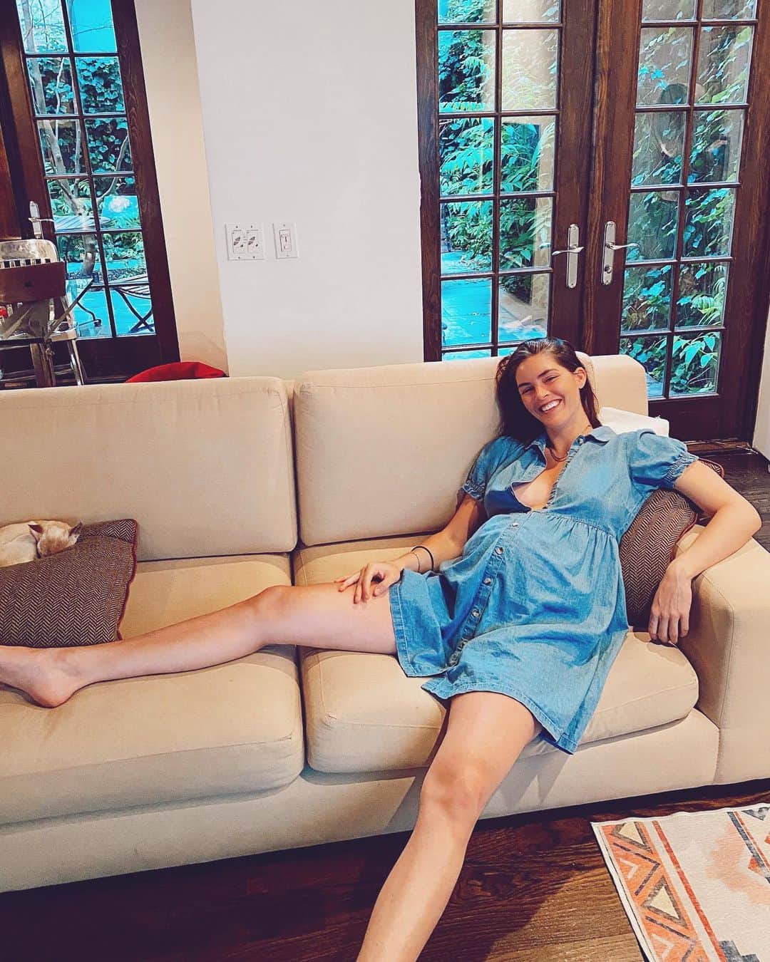 ヒラリー・ローダのインスタグラム：「current situation 🐳😂」