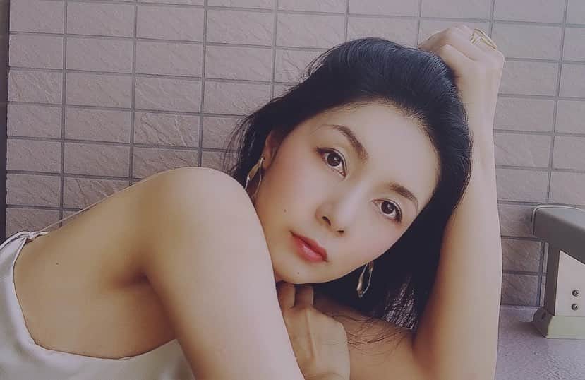のインスタグラム：「. 𝕊𝕖𝕔𝕠𝕦𝕟𝕕 𝕙𝕒𝕝𝕗 𝔻𝕒𝕪.｡:ஐ⋆*.･ﾟ  2020年の上半期も終わり 下半期に突入。。。  早いね✳︎✳︎✳︎  後半は良い年になりますように｡:ஐ⋆*  うん良い年にしよう！  #secondhalf #halfday  #下半期 #半期  #2020年下半期  #secondhalf2020」