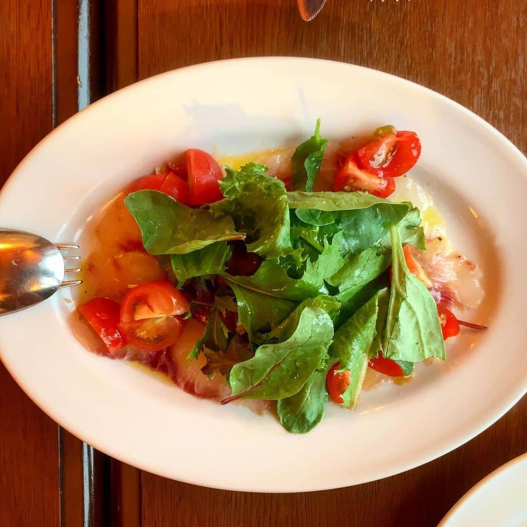 池内万作さんのインスタグラム写真 - (池内万作Instagram)「昨日の晩ご飯。 行こうかなぁと思っていたレストランが偶然にも宿から激近で、行ってみたら以前映画「キュクロプス」のロケでお世話になったお店だったという奇跡！ その際はお世話になりましたw それはそれとしてご飯も美味しくゆったりと楽しい時を過ごしました。 また近くに来たら寄らせてください〜。 #イケウチ家のグルメ旅 #ロケでした #イケウチ家さまよう」7月1日 9時24分 - mandeshita