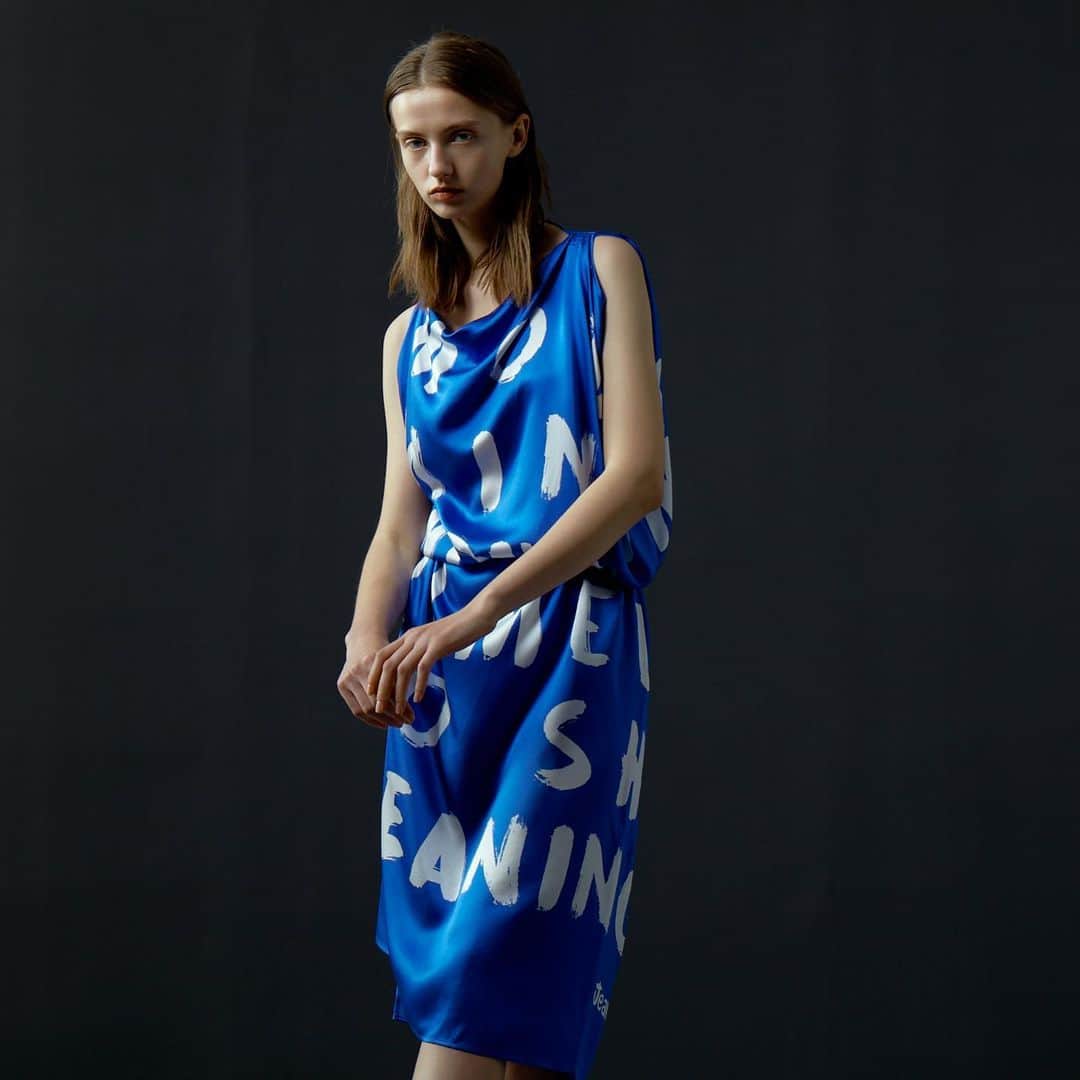のインスタグラム：「JeanPaulKnott#skarfdress #silkdress #handmade #messagedressing #minimaldesign」