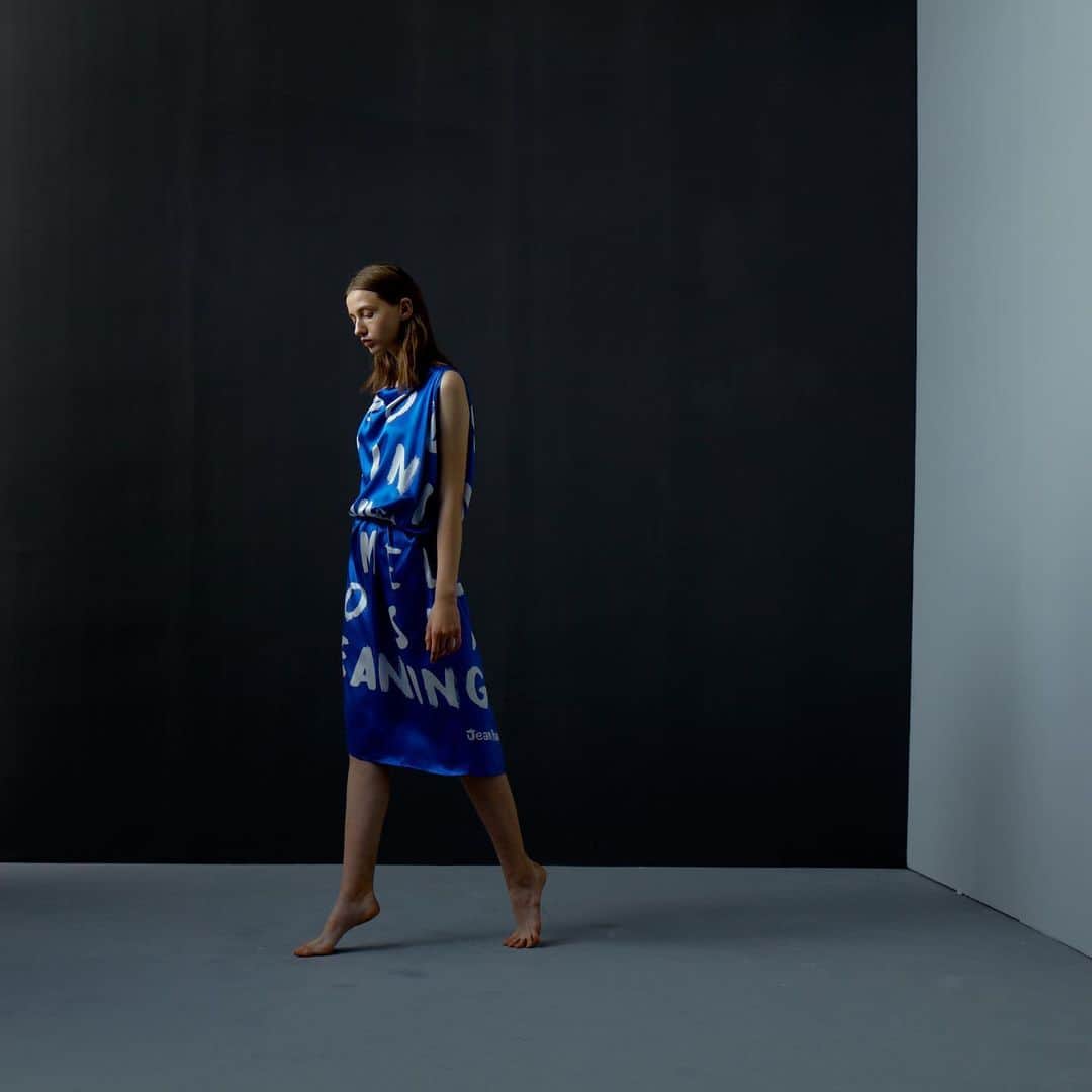 のインスタグラム：「JeanPaulKnott#scarfdress #handmade #squaredress #messagedressing」