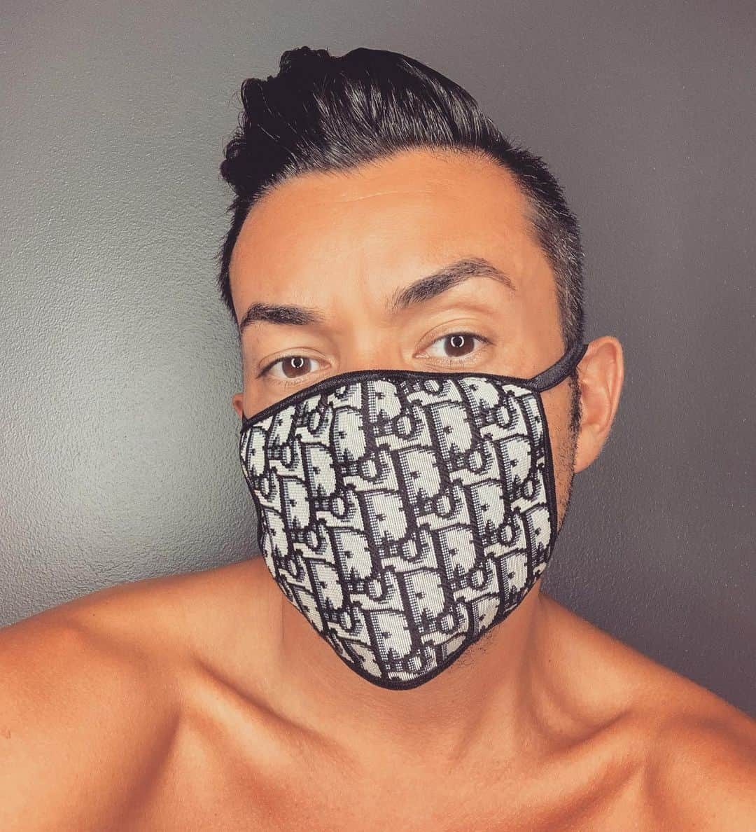 アンソニー・ラモスさんのインスタグラム写真 - (アンソニー・ラモスInstagram)「WEAR YOUR MASKS, PEOPLE! (and have fun with your choices!) #WearADamnMask  I invite all of you to help spread the word. Will you post a masked selfie with #WearADamnMask and tag as many people as you can? We are all in this together! 🙌🏽   I nominate @harveyguillen @iamasiahn @peppermint247 @britneyspears @thechicks @whatsupdanny @michellevisage @mrjaymanuel」7月1日 9時37分 - anthonyramosah