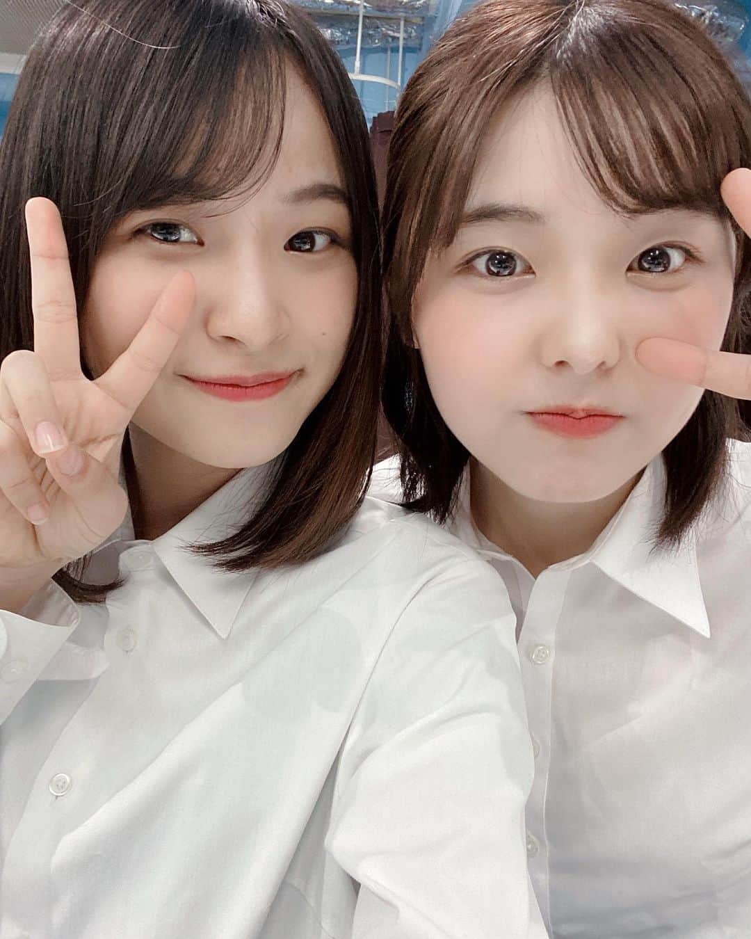 上大迫祐希さんのインスタグラム写真 - (上大迫祐希Instagram)「・ 「ドレミの歌」で一緒に女子高生役をした 同じ事務所の小糸ちゃん〜！  たくさんお話しして出番が少ないなりに何ができるかを考えて 前説ではショートコントなんかもしちゃいました スベった日も笑ってもらえた日も拍手してもらえた日も いろんな感情でなんだか毎日楽しかったです(笑)  人を笑わせるって難しいですね  男の人の熱量はすごかったな〜 面白かったな〜 次の台詞が分かっていても笑っちゃうところばかりでした  舞台「ドレミの歌」に参加できて良かったです。 観に来てくださった皆様、たくさん笑ってくださった皆様 本当に有難うございました！  ちなみにですがここ最近はずっと頭の中を クシコスポストが駆け巡っています  #舞台 #ドレミの歌 #男子校版 #女子高版 #女子高生 #俳優 #女優 #役者 #highschool #actor #actress #selfie #girls #schooluniform #isf #csikospost #hermannnecke  #picture #instapic #instagood #instalike #instagram  #アイエスフィールド #小糸里奈 さん #上大迫祐希 #kamioosakoyuuki」7月1日 9時43分 - y_kamioosako